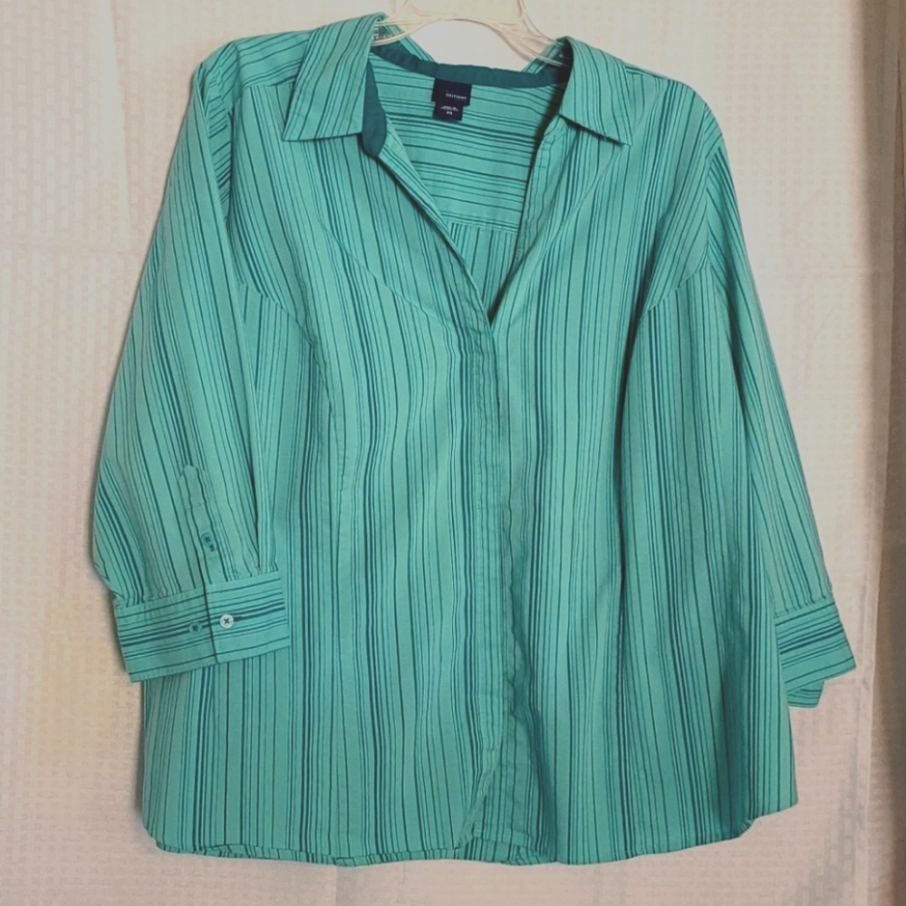 💥3 for $15💥 Button Down Shirt